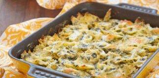 Farfalle al forno con pesto di zucchine ricotta e pancetta