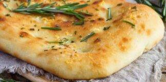 Focaccia con erbe aromatiche e sale