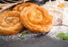 Girelle sfogliate dolci per una colazione speciale | Solo 3 ingredienti! Girelle dolci