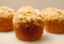 Muffin agli amaretti | Il sapore sbricioloso e croccante in bocca muffin amaretti ricetta FOTO ricettasprint