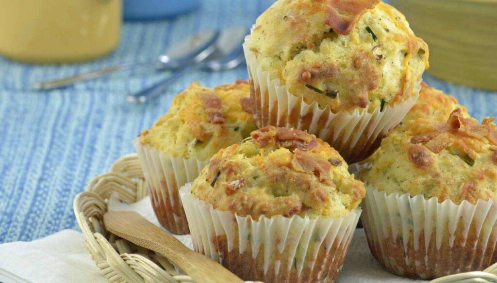 Muffins al prosciutto e formaggio Morbidi e saporiti