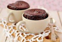 Mug cake vegan cioccolato e burro d’arachidi | Una bontà da mangiare mug cake vegana cioccolato ricetta FOTO ricettasprint