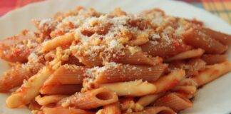 Pasta con concentrato di pomodoro