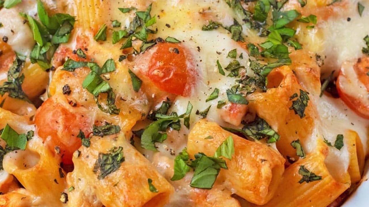 Rigatoni pomodorini e formaggio cremoso