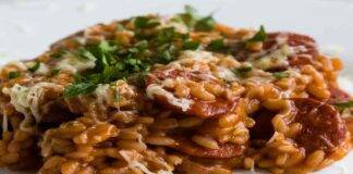 Risotto con pomodoro e salsiccia