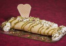 Rotolini di crepes al pistacchio e panna