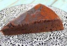 Torta al cioccolato fondente all'arancia