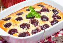 Dolce formaggio e frutta estiva