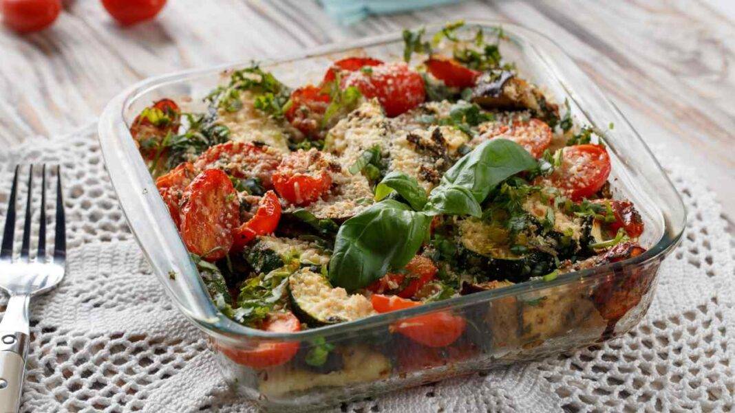 Zucchine al forno con pomodoro | Il contorno pronto in pochi minuti