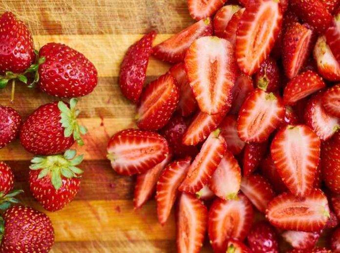 Spumone vanigliato alle fragole | irresistibile e veloce ...