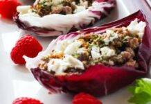 Barchette di radicchio | Un gusto diverso al contorno barchette radicchio ricetta FOTO ricettasprint