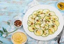 Carpaccio di zucchine aromatizzate con cacio feta e noci | eccezionale Carpaccio di zucchine aromatizzate con cacio feta e noci
