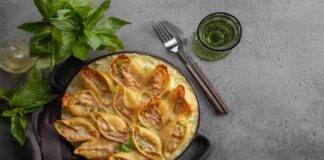 Conchiglioni al forno ripieni con salmone panna e zucchine