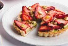 Crostata di fragole al basilico e pistacchio | una deliziosa scoperta Crostata di fragole al basilico e pistacchio