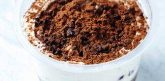 Dolcino al mascarpone e cioccolato con caffè