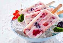 Gelati allo yogurt con more e lamponi