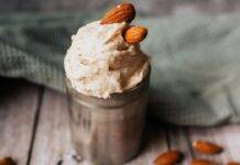 Gelato al latte di mandorla senza gelatiera, versione senza lattosio Desert gelato senza lattosio