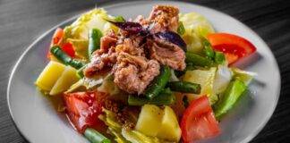Piatto unico verdure estive e pesce
