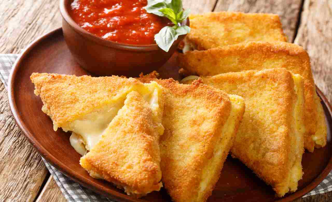 Mozzarella in carrozza aromatizzata al forno | una squisitezza infinita