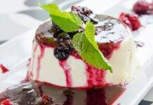 Panna cotta vegetale ai frutti rossi