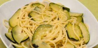 Primo di pasta cremoso con verdure