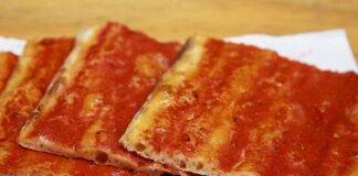 Pizza croccante senza formaggio
