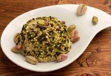 Profiteroles vanigliati al pistacchio e cioccolato bianco