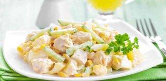 Straccetti di pollo all'insalata con yogurt e verdure