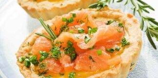 Finger food con crema formaggio e pesce