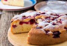 Torta soffice alle ciliegie e yogurt | Il dolce perfetto per tutta la famiglia Dolce alle ciliegie