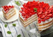 Torta viennese a strati con mascarpone e fragole