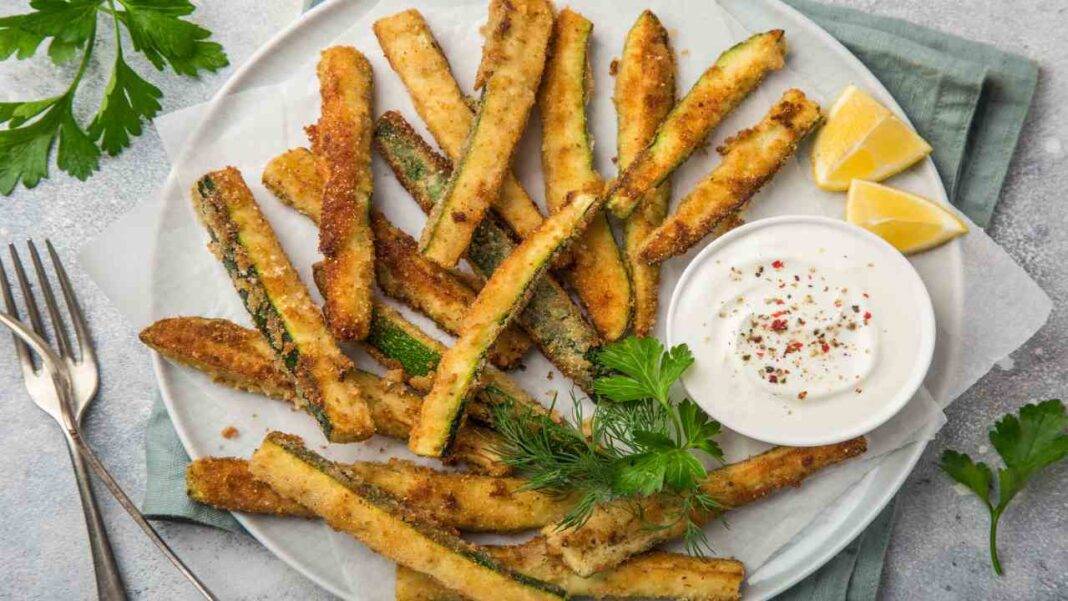 Zucchine fritte nella friggitrice ad aria Contorno veloce e gustoso