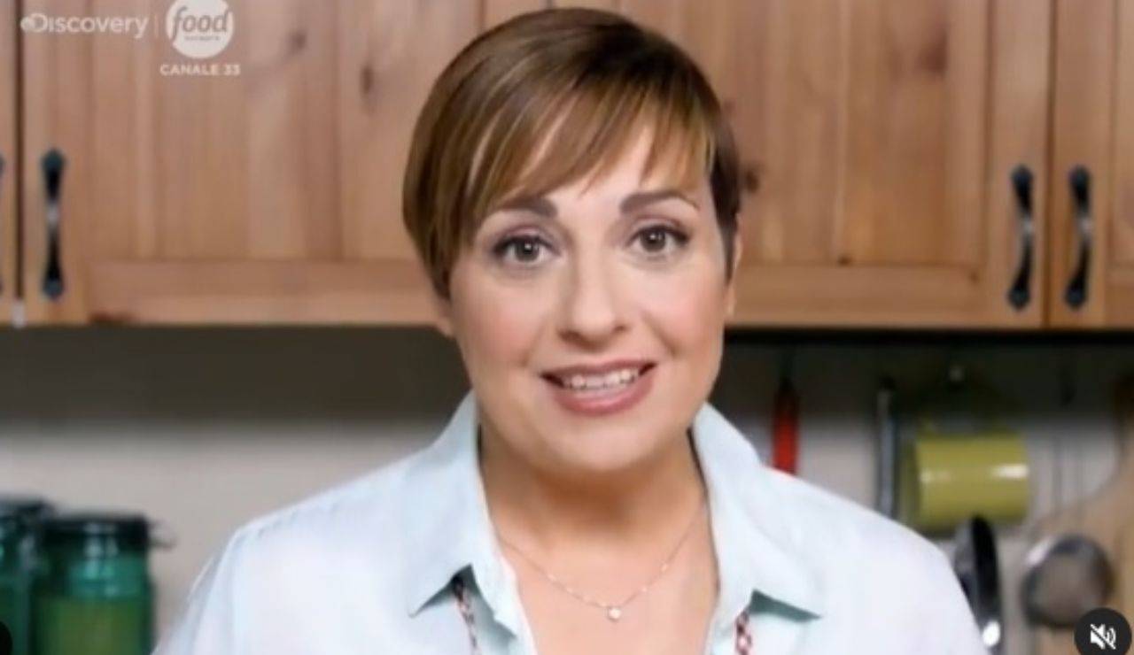 benedetta rossi la camicetta che ha fatto impazzire il web ricettasprint