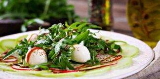 Carpaccio di mozzarella con verdure e aceto balsamico