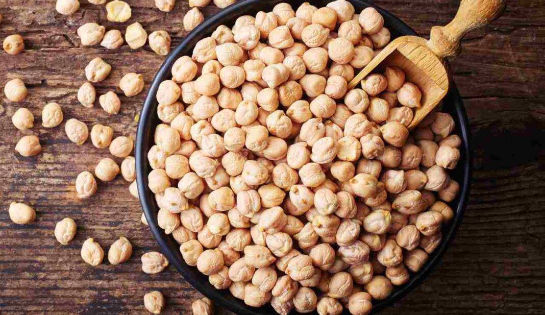 Come cuocere i ceci secchi e precotti Trucco per farli morbidi