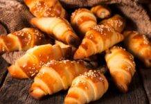 Cornetti con pesche
