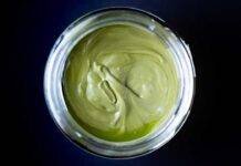 Crema pasticcera al profumo di pistacchio | Semplice e veloce, una bontà crema dolci