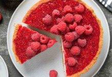 Dolce alla frutta estiva con crema