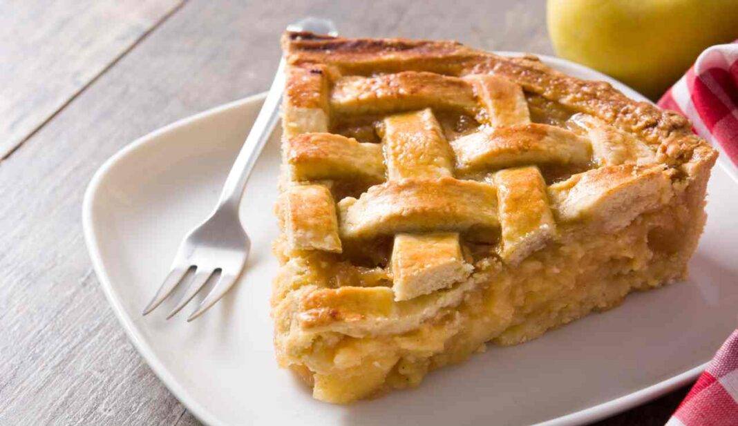 Crostata di mele e vellutata di albicocche in friggitrice ad aria unica