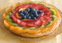 Crostata furba crema chantilly e frutta caramellata