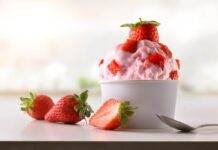 frozen yogurt fragola ricetta FOTO ricettasprint