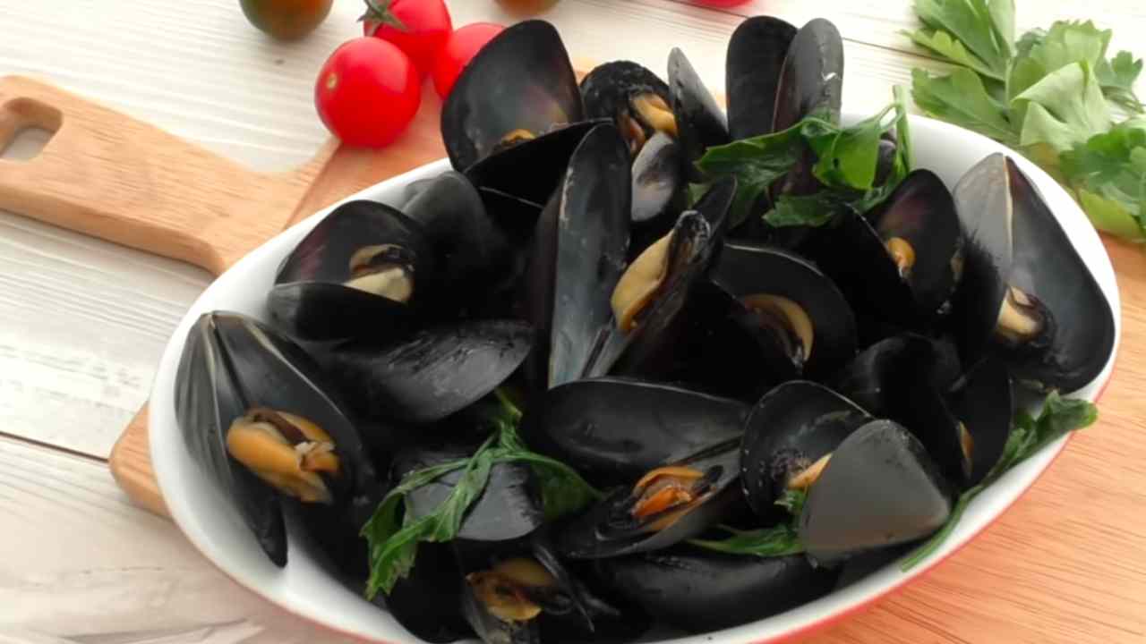 Impepata Di Cozze Coi Frutti Di Mare Ricetta Preparazione Impepata Di Cozze Coi Frutti Di Mare Ricetta Preparazione