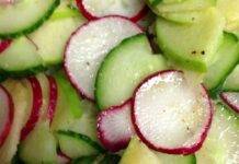 Insalata di cetrioli e pere, fresca e buona e non appesantisce Cetrioli con pere e radichhio