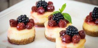 Mini cheesecake con mirtilli