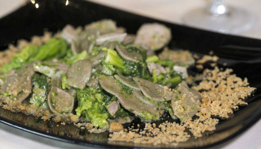 Orecchiette con i broccoli alla pugliese | Semplici e veloci