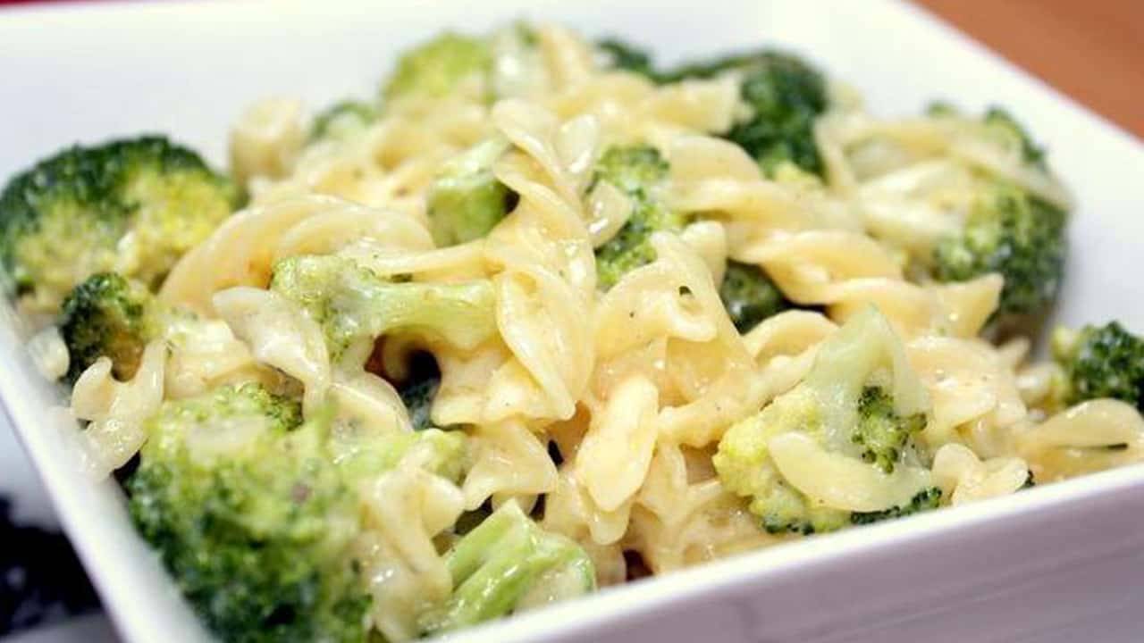 Fusilli, cremosi, broccoli e speck