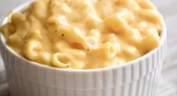 Pasta patate e provola | Ricetta tipica napoletana leggera e gustosa