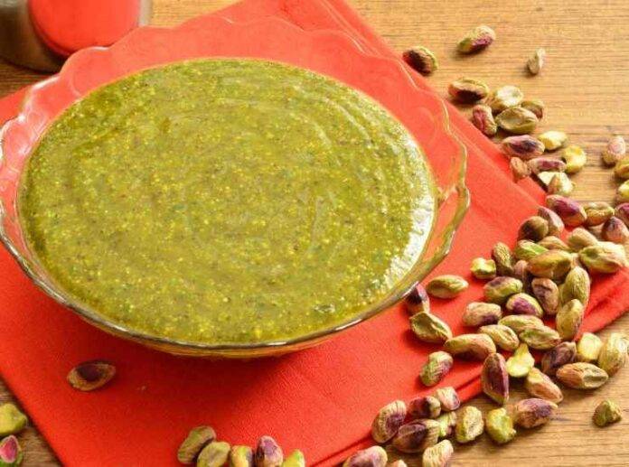 Pizza bianca con mortadella e pesto di pistacchi Veloce da preparare