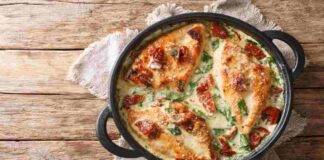 Pollo al forno con crema di formaggio pomodorini e spinaci