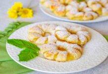 Puff di sfoglia con ananas e crema chantilly
